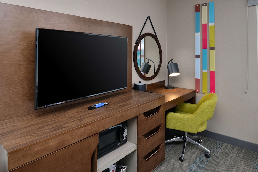 hampton inn and suites adrian