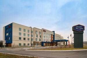 hampton inn and suites adrian
