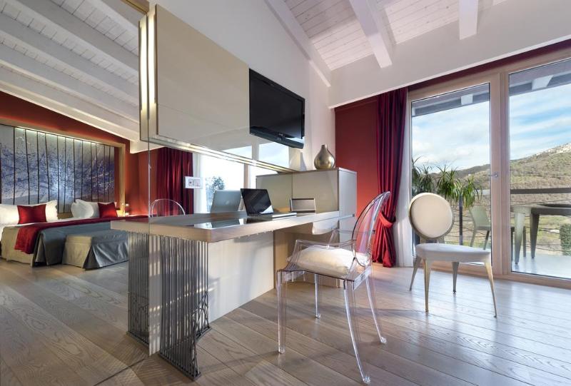 Hotel Bouganville,Picerno>>Matera,4 star