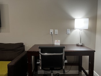 super 8 by wyndham kingwood houston north