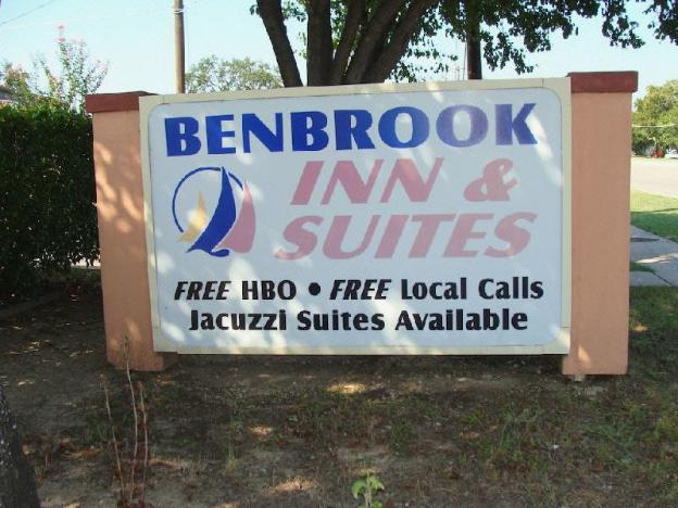 benbrook inn and suites