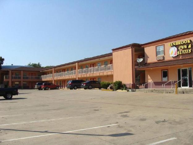 benbrook inn and suites