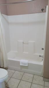 benbrook inn and suites