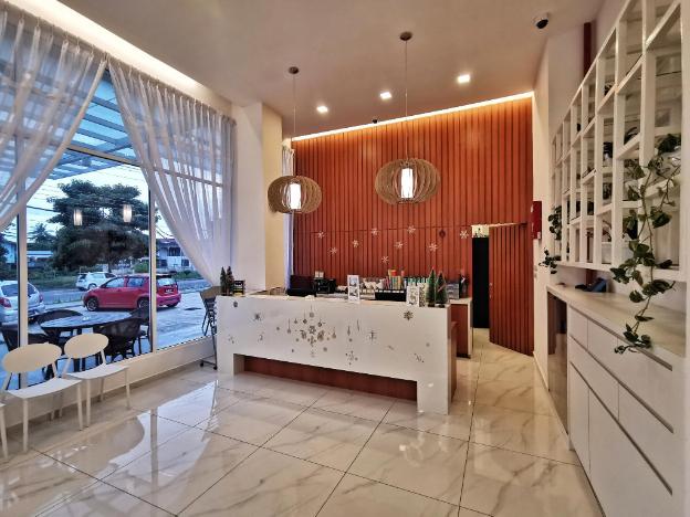 green world hotel