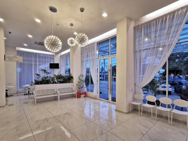 green world hotel