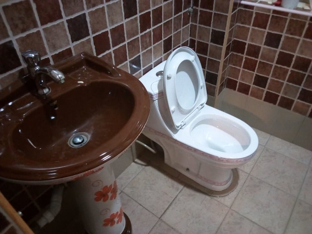 Prestige Hotel & Club Nyeri,Ring Road Nyeri Town,3 star