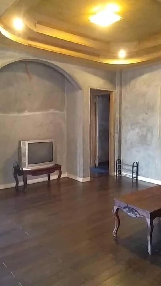 madrias pension house