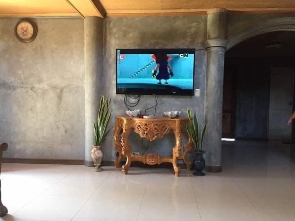 madrias pension house