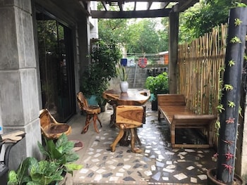 madrias pension house