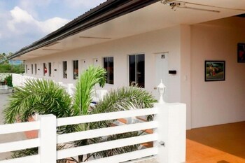 brizo hotel and beach resort