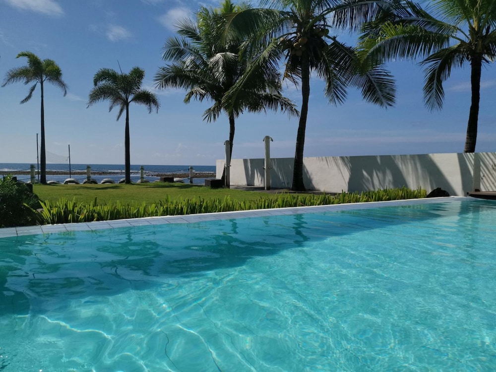 brizo hotel and beach resort