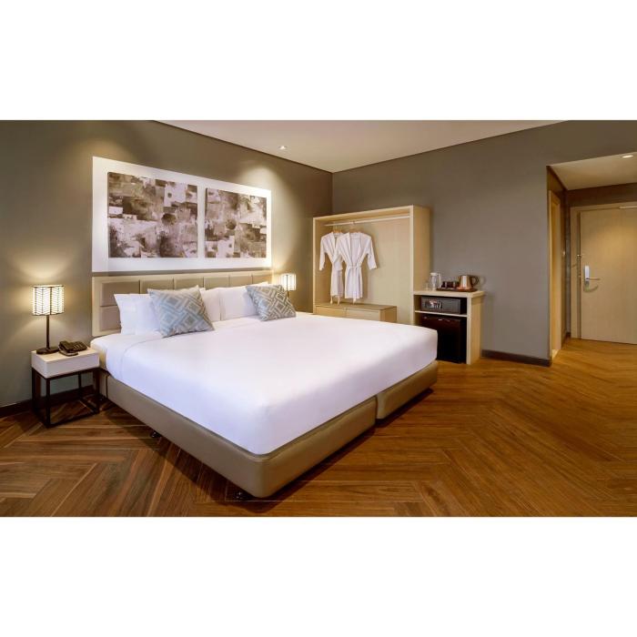 summit hotel greenhills