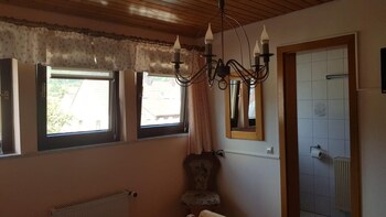 Alte Bauernstube,Bahnhofstrasse 19 Unterlenningen 73252 Lenningen Baden-Württemberg,3 star