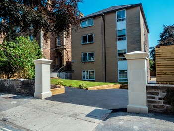 alison court