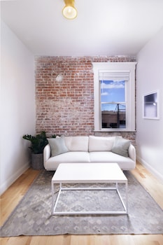 the jesse hotel and bar