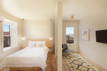 the jesse hotel and bar