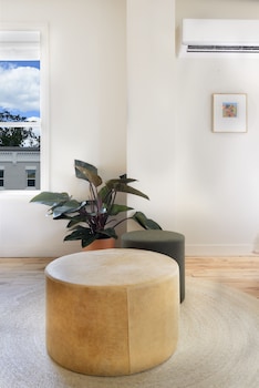 the jesse hotel and bar