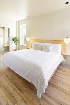 the jesse hotel and bar