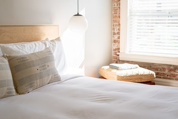 the jesse hotel and bar