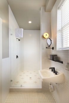 the jesse hotel and bar