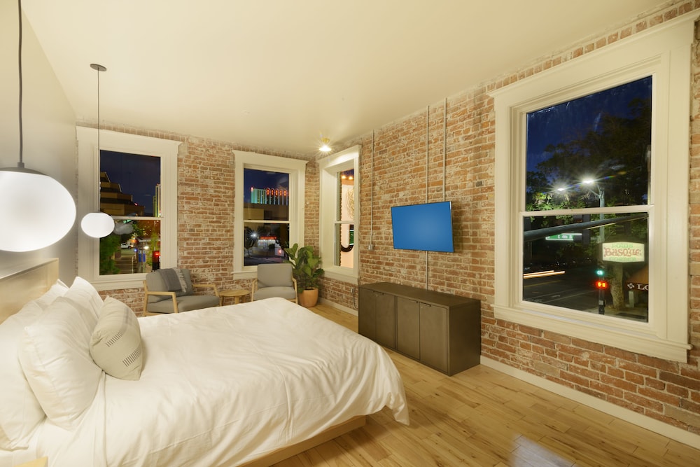 the jesse hotel and bar