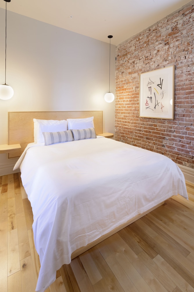 the jesse hotel and bar