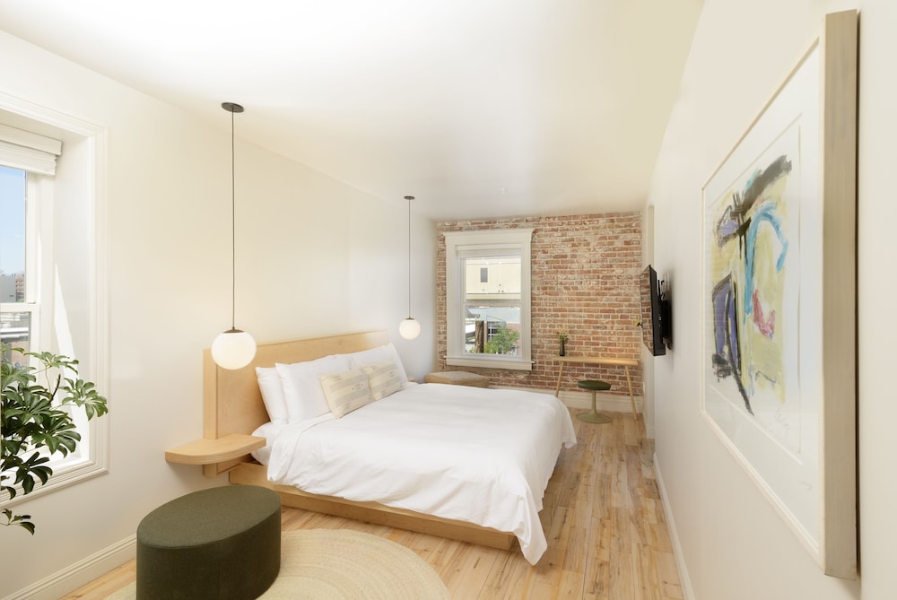 the jesse hotel and bar