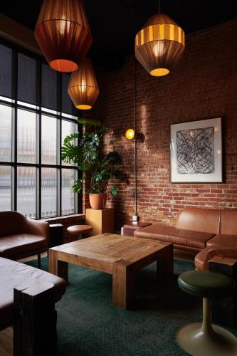 the jesse hotel and bar
