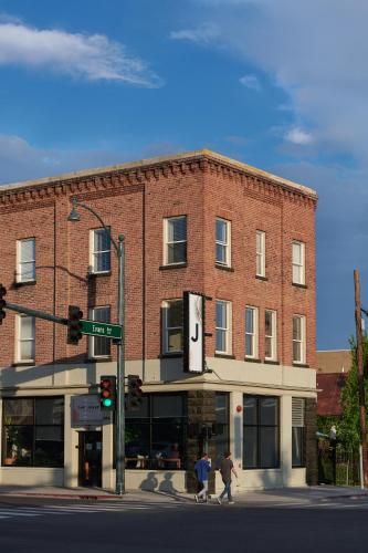 the jesse hotel and bar
