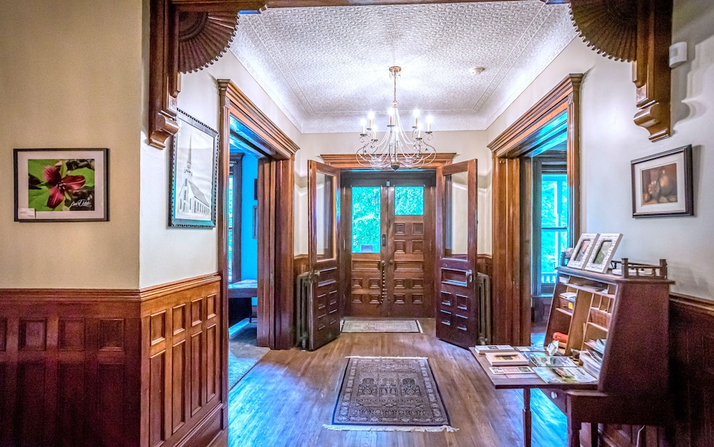 hatch house bed and breakfast