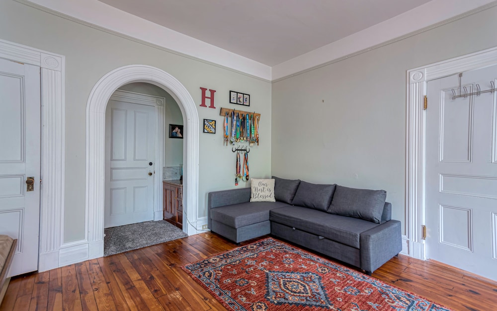 hatch house bed and breakfast