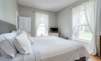hatch house bed and breakfast