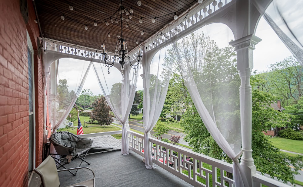 hatch house bed and breakfast