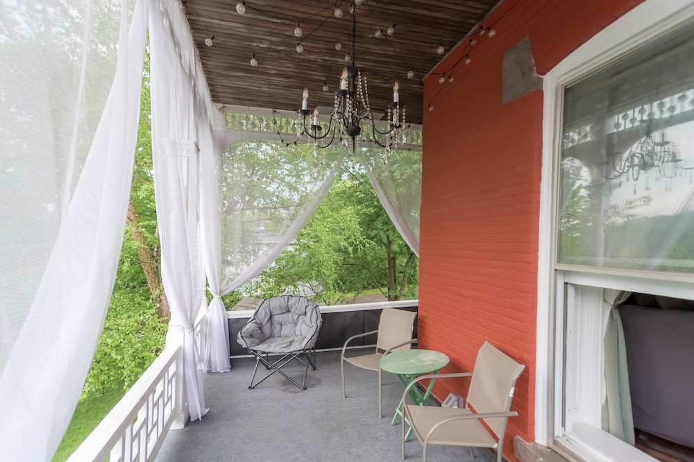 hatch house bed and breakfast