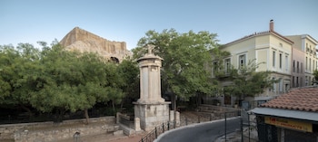 plaka arch suites