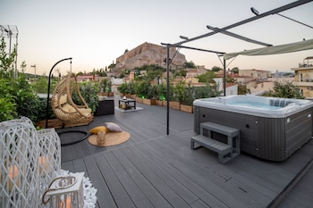 plaka arch suites