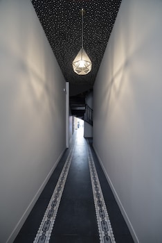 plaka arch suites
