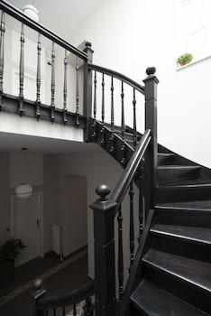 plaka arch suites