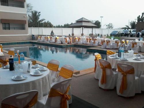 s tawan hotel and convention