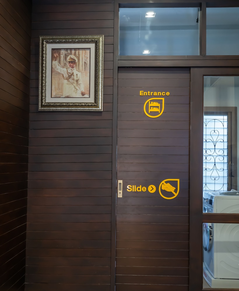 ray coffee bar and hostel adults only