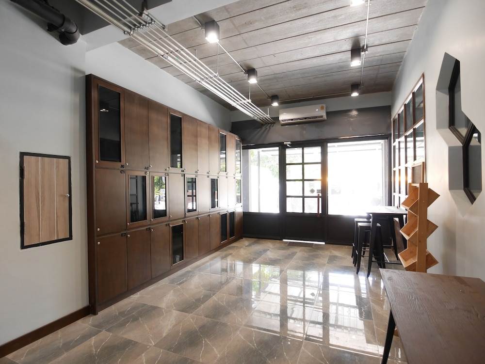 ray coffee bar and hostel adults only