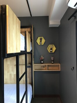 ray coffee bar and hostel adults only