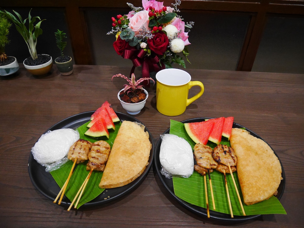 ray coffee bar and hostel adults only