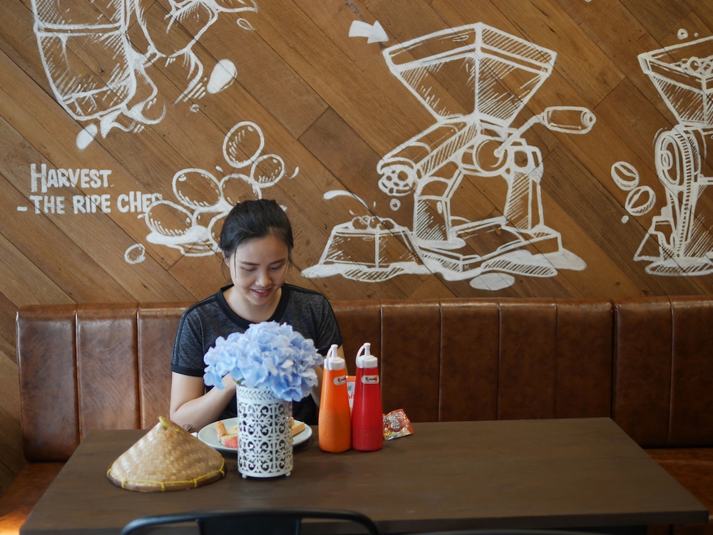 ray coffee bar and hostel adults only