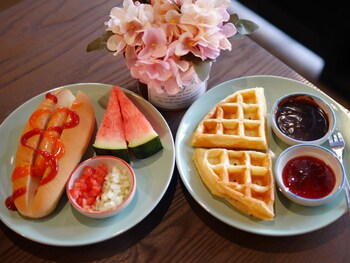 ray coffee bar and hostel adults only