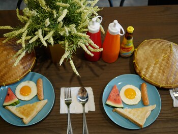 ray coffee bar and hostel adults only