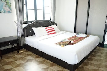 chaiyai river front hotel