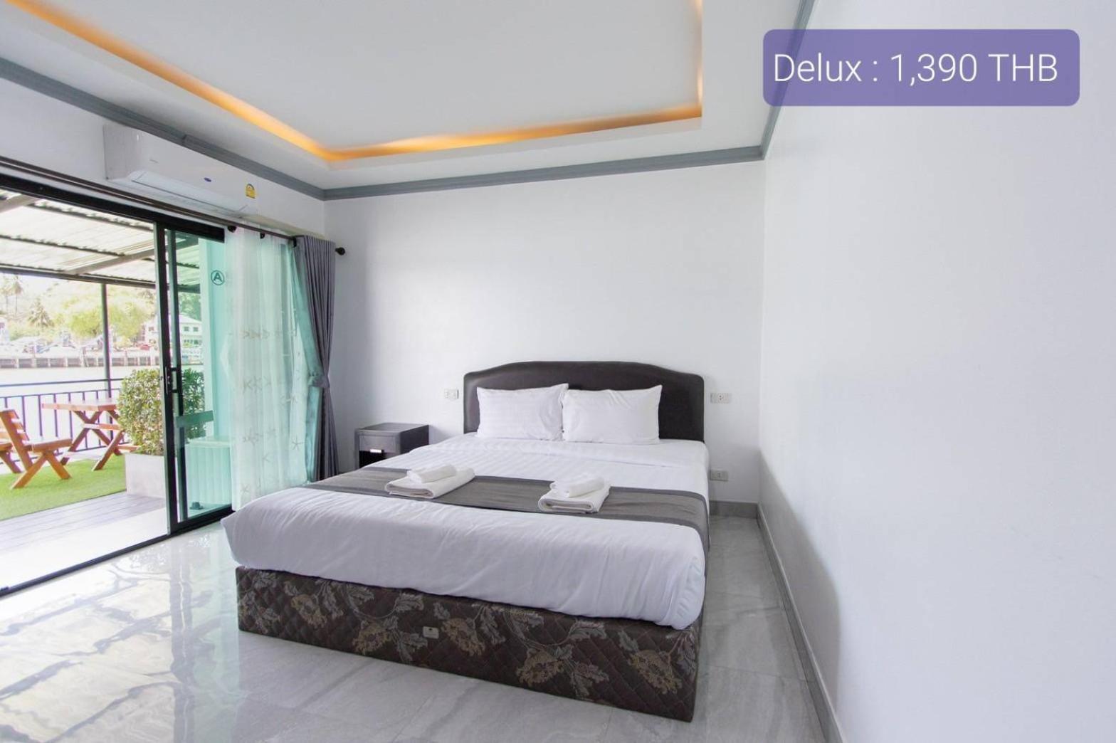 chaiyai river front hotel