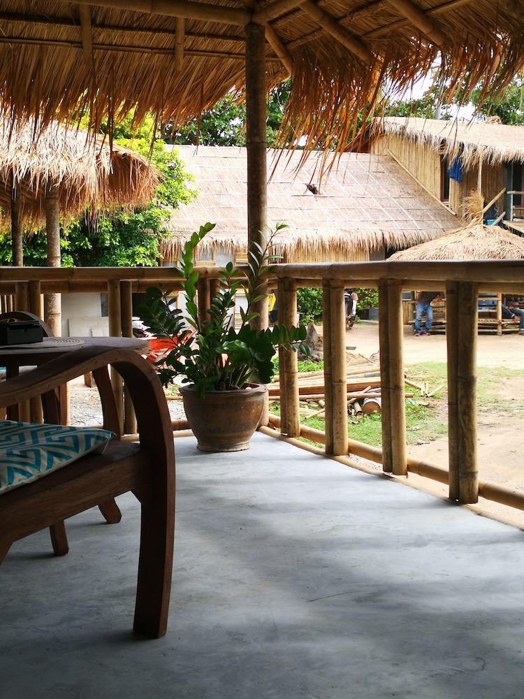 the lazy lodge