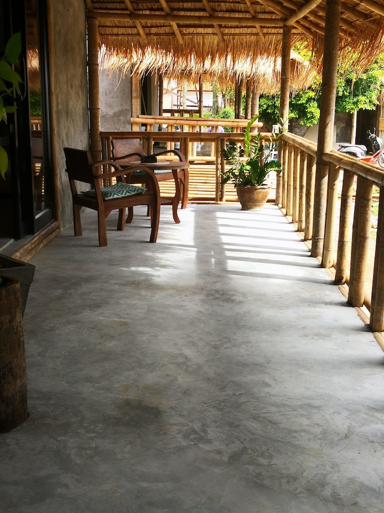 the lazy lodge